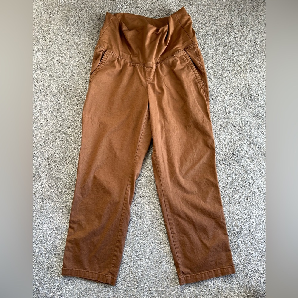 Old Navy Maternity crop khakis. Size Large. Rust color.